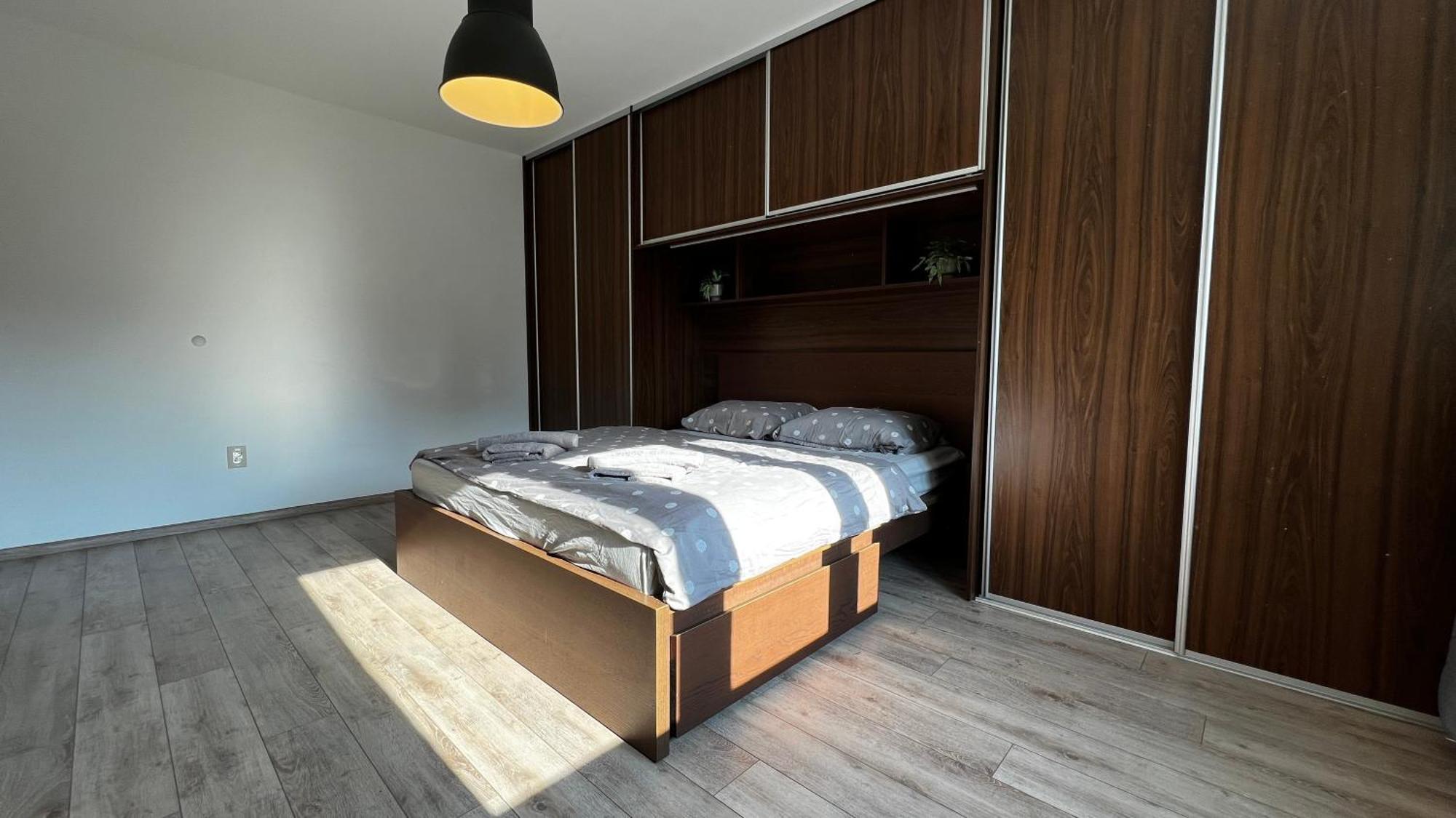 Industrial Apartment I 24Hr Self Check-In I Free Parking & Coffee Banská Bystrica Exterior foto